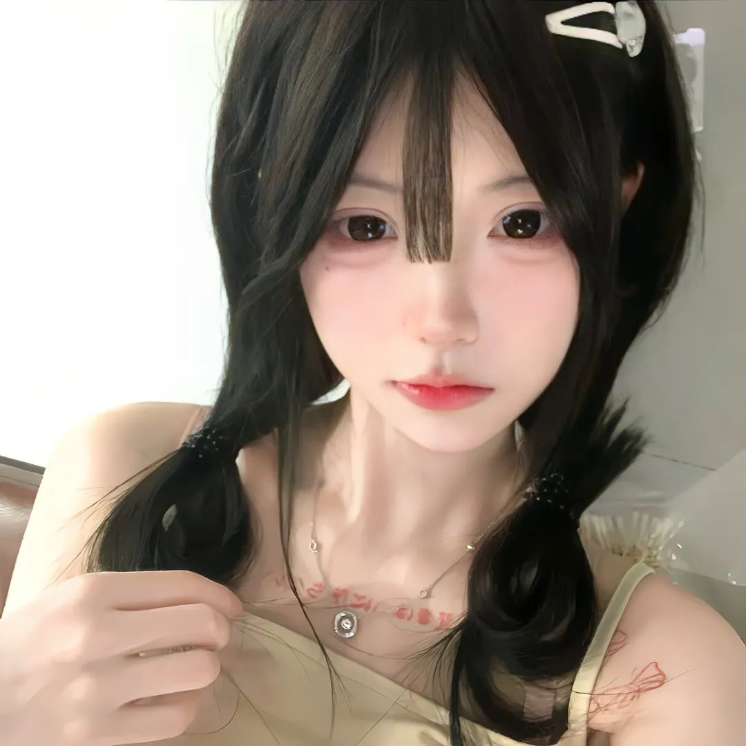 黑暗中的两个人